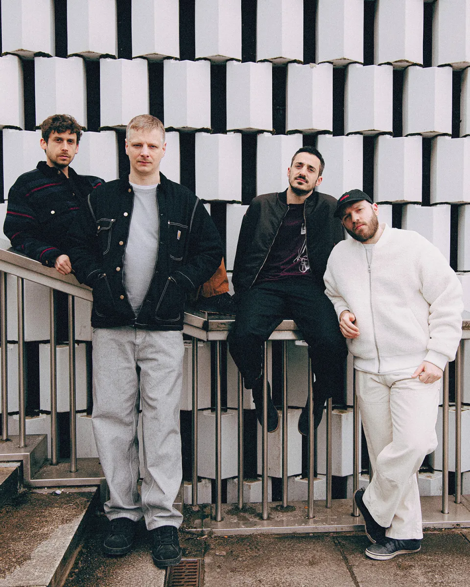 ECHT_PHOTO_DE_PRESSE_01-c-Anton-Fayle-resized